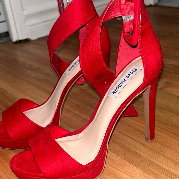 STEVE MADDEN SUEDE RED HEELS SIZE 7.5 - Picture 4 of 5